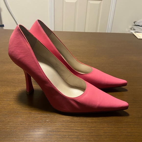 Guess Pink Leather Pumps - Picture 3 of 10